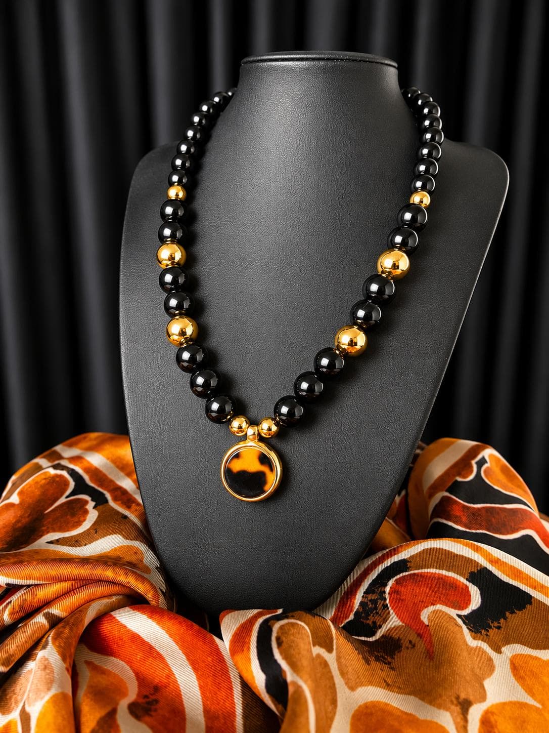 Ambra Onyx Necklace